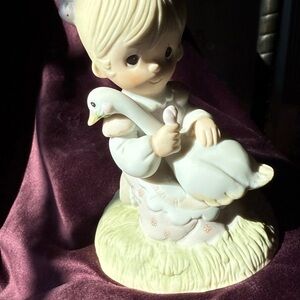 Precious Moments Cream and White Bird Figurine “God Is Love”